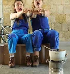 NO(S) FUTUR(S) – Théâtre de rue